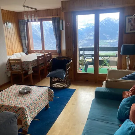 La Foret With Spectacular Mountain Views