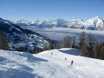 La Foret With Spectacular Mountain Views Lägenhet *