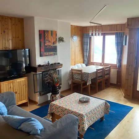 La Foret With Spectacular Mountain Views *
